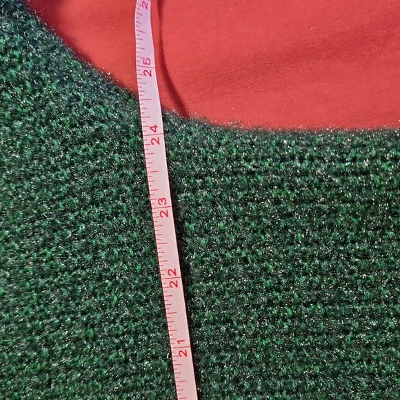 Green v-neck high-low sweater with sparkly shine - Picture 6 of 7